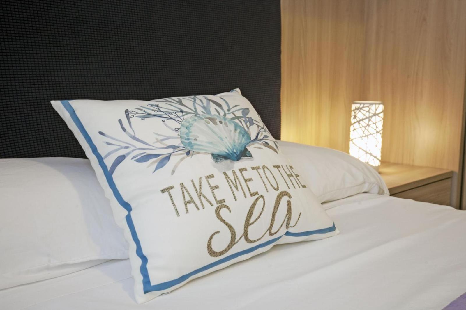 "Ca Niella" Art And Fun 9 Minutes From The Sea Apartment Savona Bagian luar foto