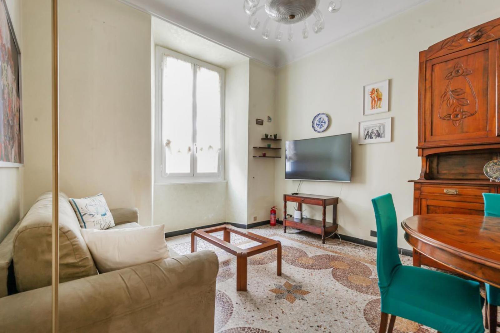 "Ca Niella" Art And Fun 9 Minutes From The Sea Apartment Savona Bagian luar foto