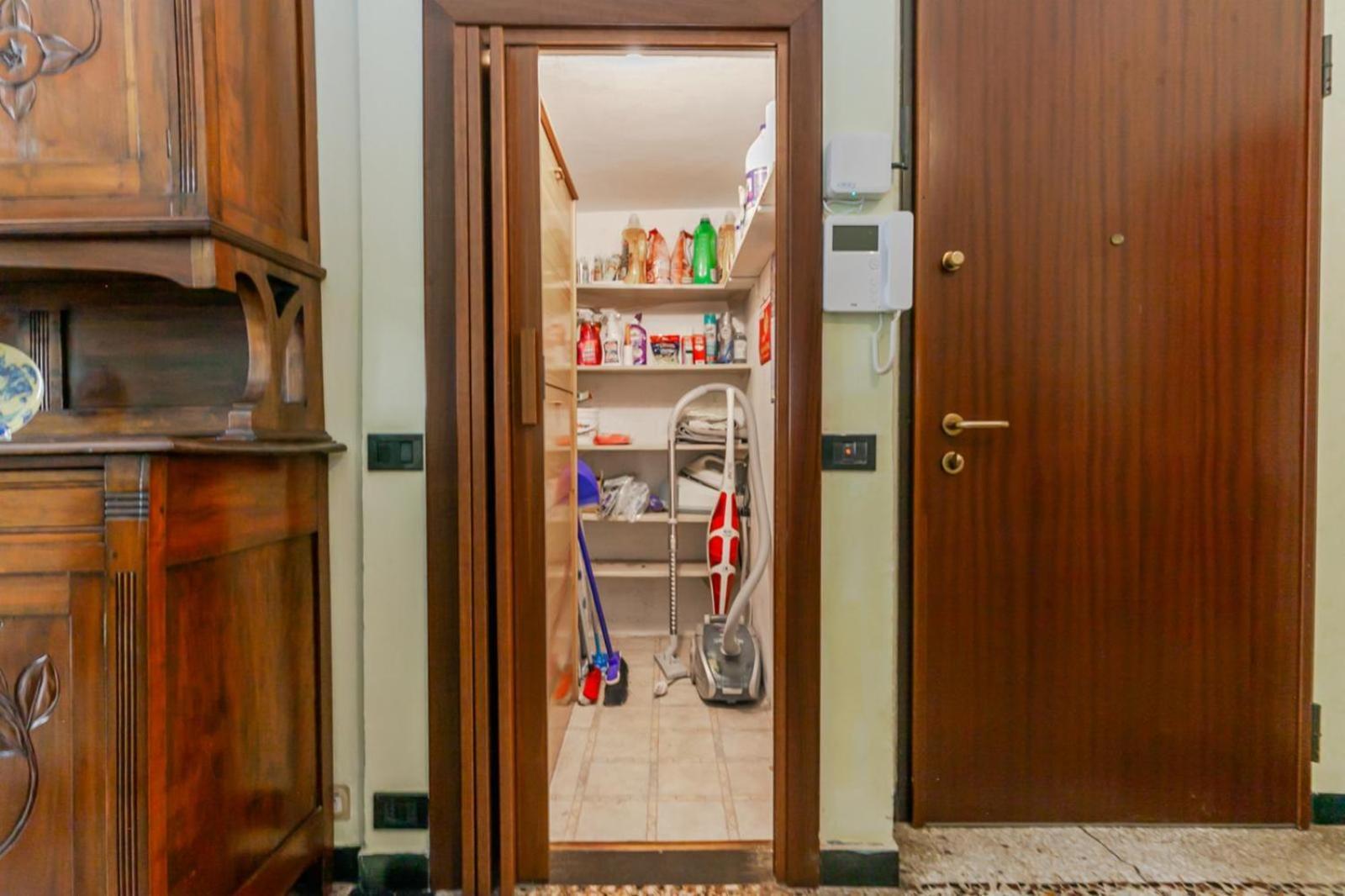 "Ca Niella" Art And Fun 9 Minutes From The Sea Apartment Savona Bagian luar foto