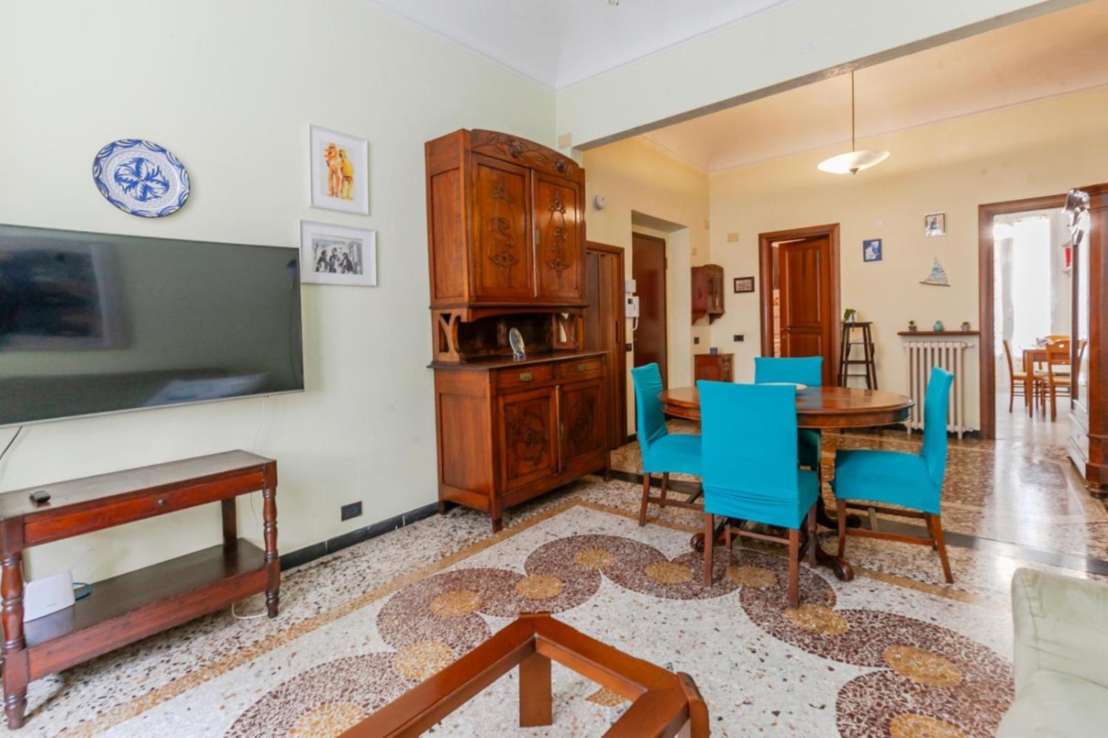 "Ca Niella" Art And Fun 9 Minutes From The Sea Apartment Savona Bagian luar foto